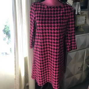 Houndstooth-Hot Pink and black houndstooth dress